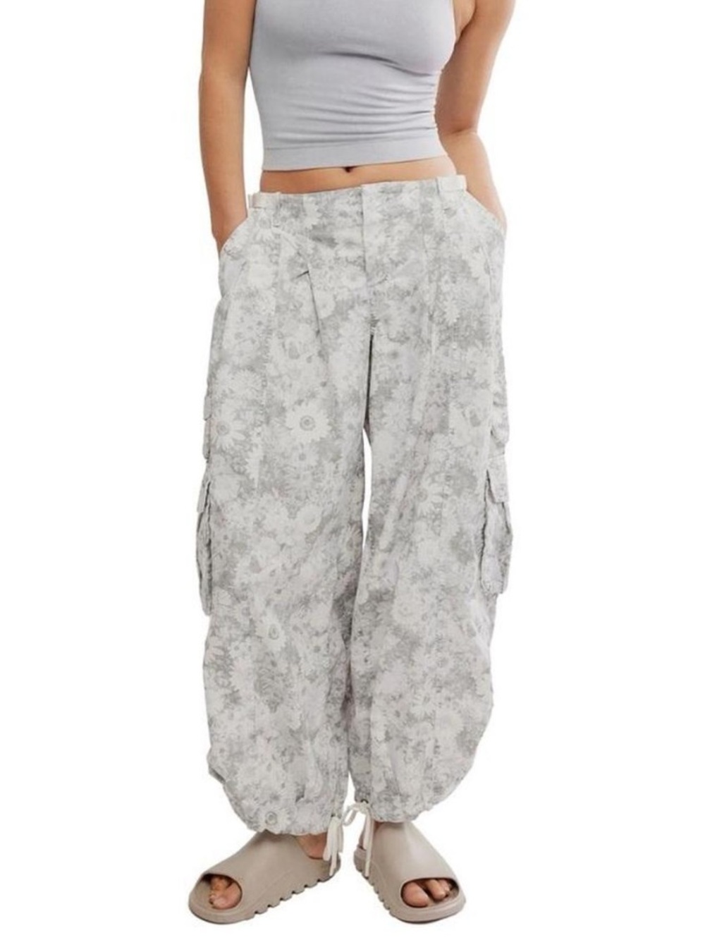 NWT Free People Charmer Camo Floral Utility Pants size Small in Ivory/Grey